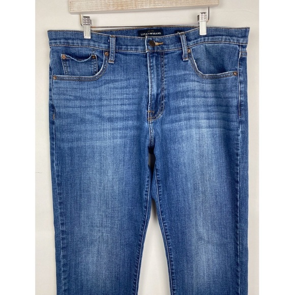 Lucky Brand Mens 221 Straight Leg Jeans 36x32 Dirac‎ Wash Denim Casual Stretch - Picture 3 of 11